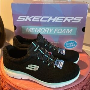 New Skechers Black and white memory foam Comfort Sneakers